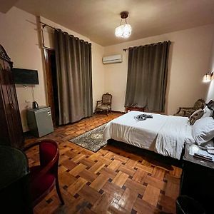 Deluxe Zimmer mit Kingsize-Bett